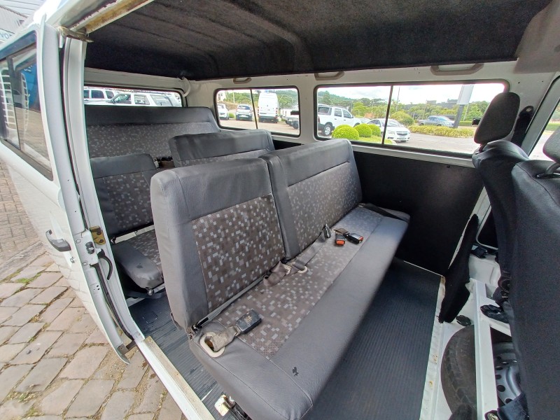 KOMBI 1.6 MI STD LOTAÇÃO 8V GASOLINA 3P MANUAL - 2005 - FLORES DA CUNHA