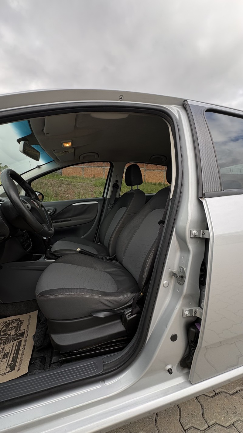 PUNTO 1.4 ATTRACTIVE ITALIA 8V FLEX 4P MANUAL - 2015 - CAXIAS DO SUL