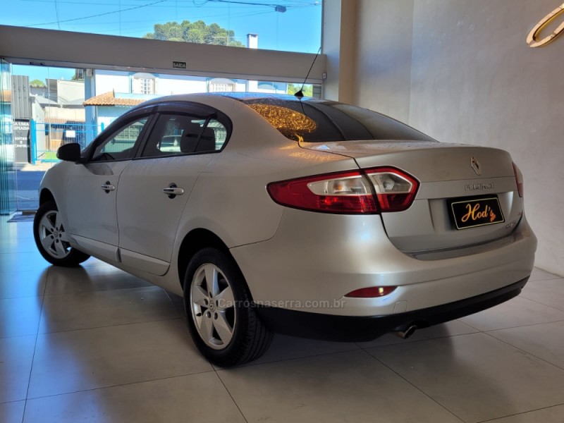 FLUENCE 2.0 DYNAMIQUE 16V FLEX 4P MANUAL - 2011 - CANELA