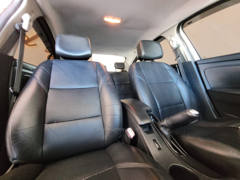 FLUENCE 2.0 DYNAMIQUE 16V FLEX 4P MANUAL - 2011 - CANELA