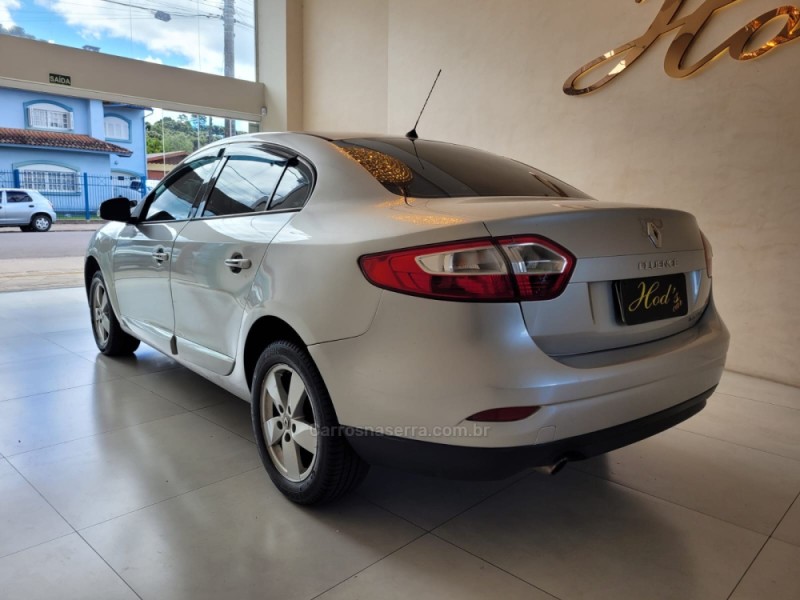 MÉGANE 2.0 DYNAMIQUE SEDAN 16V GASOLINA 4P MANUAL - 2011 - CANELA