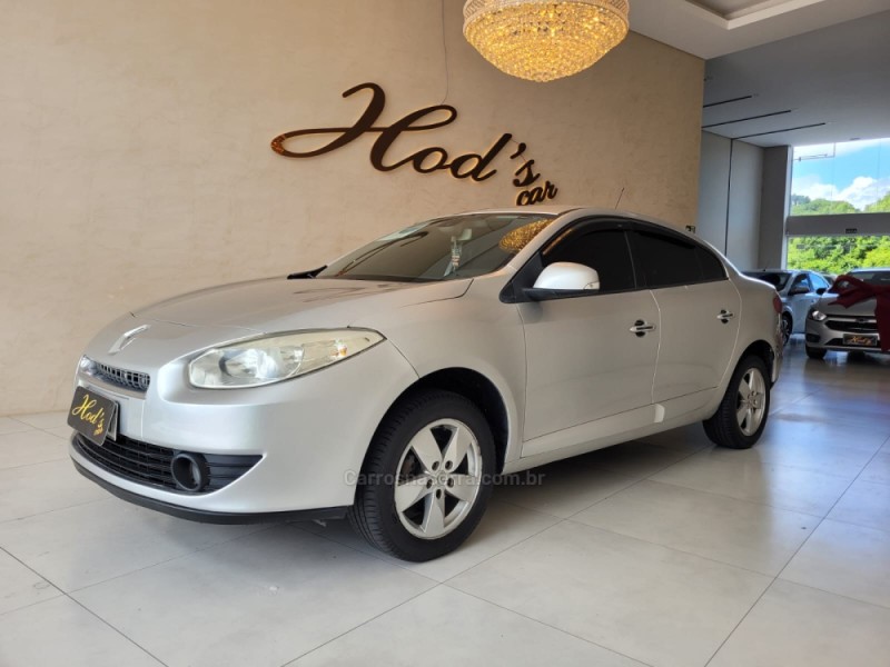 MÉGANE 2.0 DYNAMIQUE SEDAN 16V GASOLINA 4P MANUAL - 2011 - CANELA