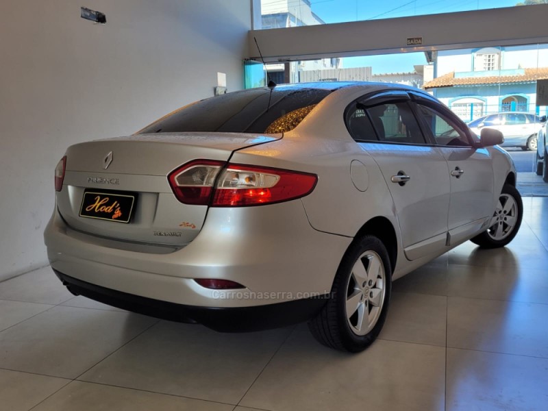 FLUENCE 2.0 DYNAMIQUE 16V FLEX 4P MANUAL - 2011 - CANELA