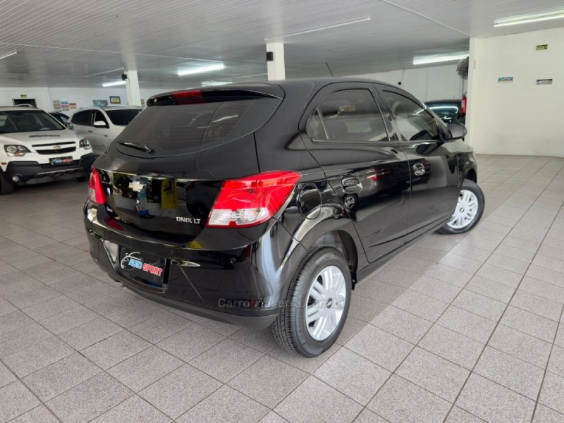 ONIX 1.0 LT PLUS 8V FLEX 4P MANUAL - 2013 - NOVO HAMBURGO