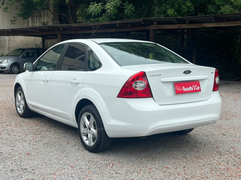 FOCUS 2.0 GLX SEDAN 16V GASOLINA 4P MANUAL - 2012 - FARROUPILHA