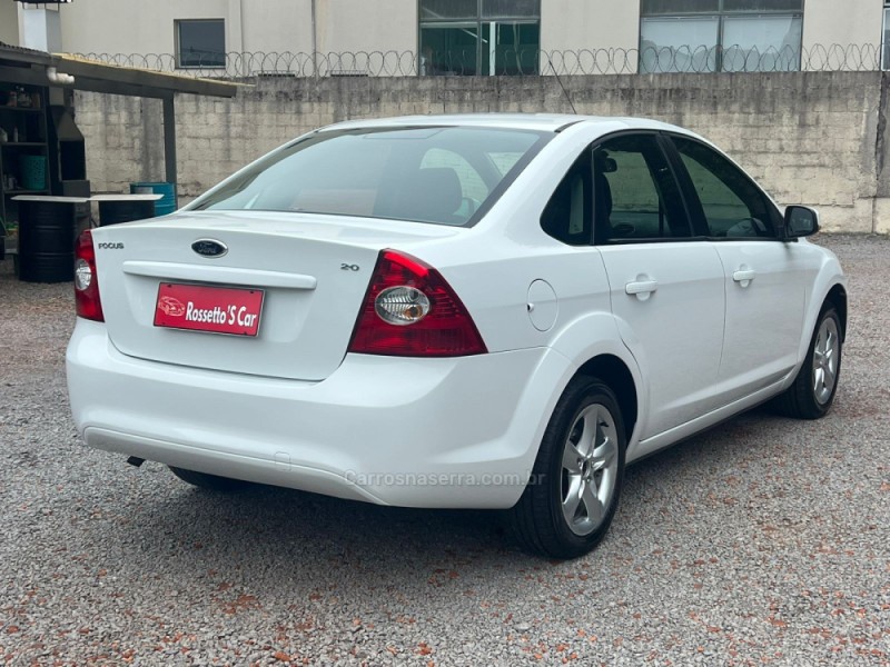 FOCUS 2.0 GLX SEDAN 16V GASOLINA 4P MANUAL - 2012 - FARROUPILHA