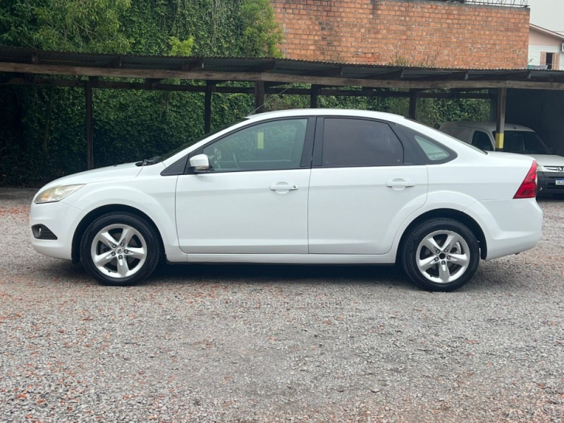 FOCUS 2.0 GLX SEDAN 16V GASOLINA 4P MANUAL - 2012 - FARROUPILHA