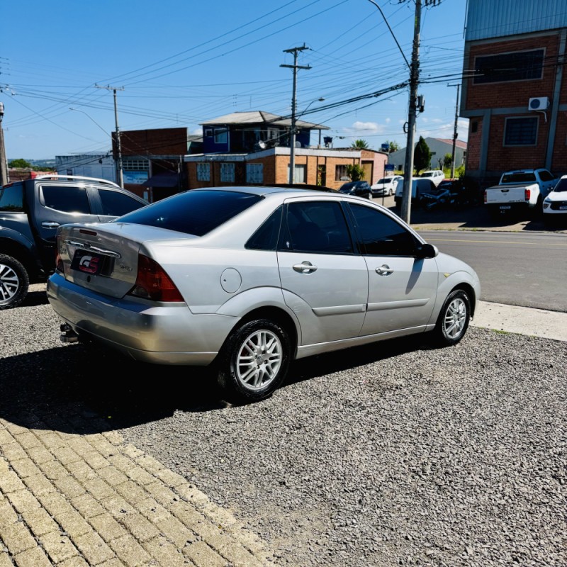 FOCUS 2.0 HC 16V FLEX 4P MANUAL - 2002 - NOVO HAMBURGO