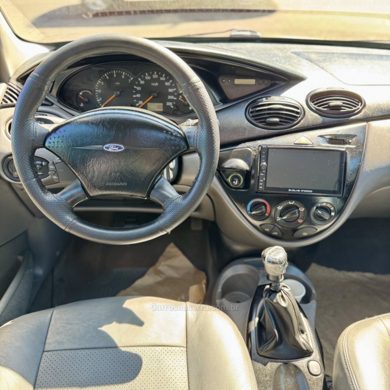 FOCUS 2.0 HC 16V FLEX 4P MANUAL - 2002 - NOVO HAMBURGO