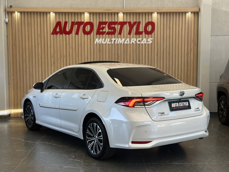 COROLLA 1.8 ALTIS PREMIUM 16V HÍBRIDO 4P AUTOMÁTICO - 2023 - ESTâNCIA VELHA