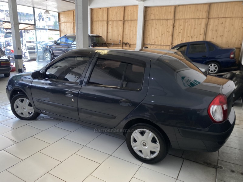 CLIO 1.6 EXPRESSION 16V GASOLINA 4P MANUAL - 2003 - CAXIAS DO SUL