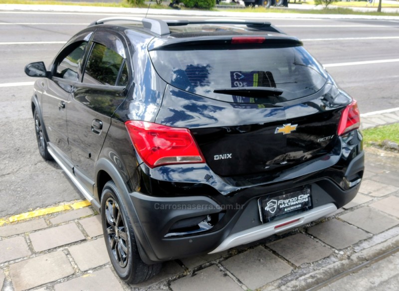 ONIX 1.4 MPFI ACTIV 8V FLEX 4P MANUAL - 2019 - CAXIAS DO SUL