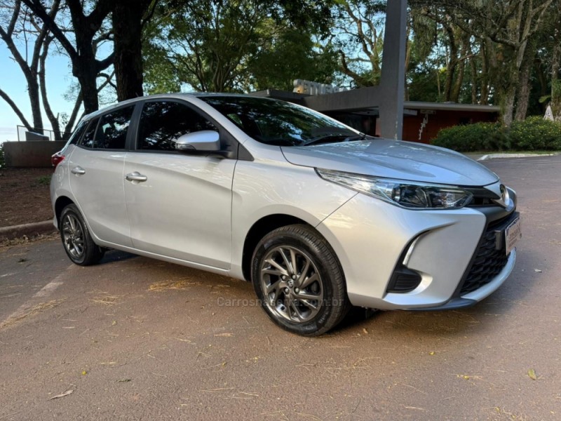 YARIS 1.5 XS CONNECT 16V FLEX 4P AUTOMÁTICO - 2023 - DOIS IRMãOS