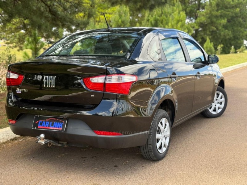 GRAND SIENA 1.4 MPI 8V FLEX 4P MANUAL - 2021 - VACARIA