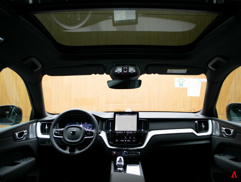 XC60 2.0 T8 ULTRA AWD HÍBRIDO 4P AUTOMÁTICO - 2026 - GARIBALDI