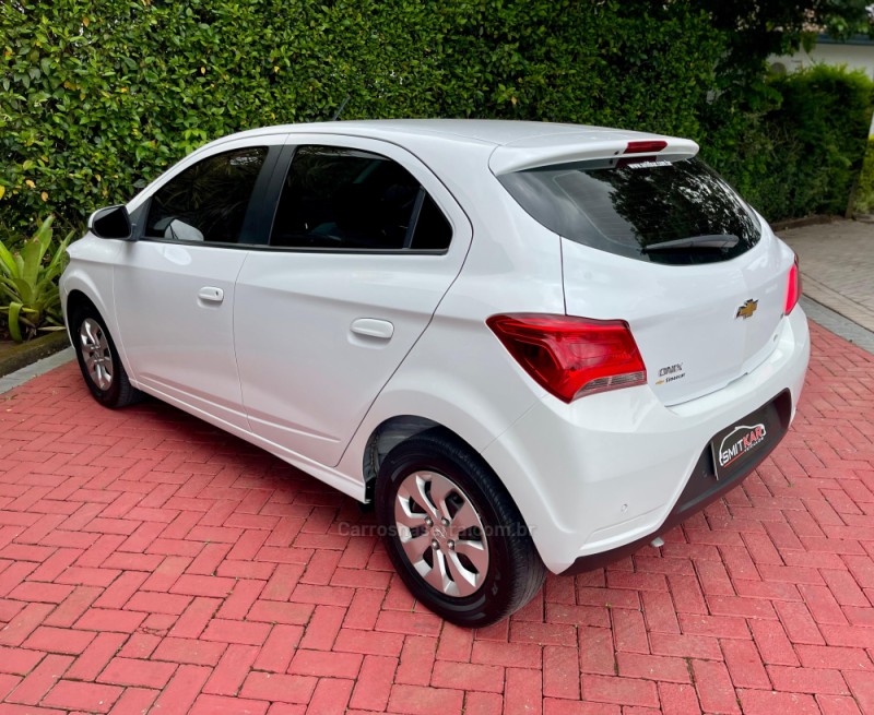 ONIX 1.0 MPFI LT 8V FLEX 4P MANUAL - 2019 - ROLANTE