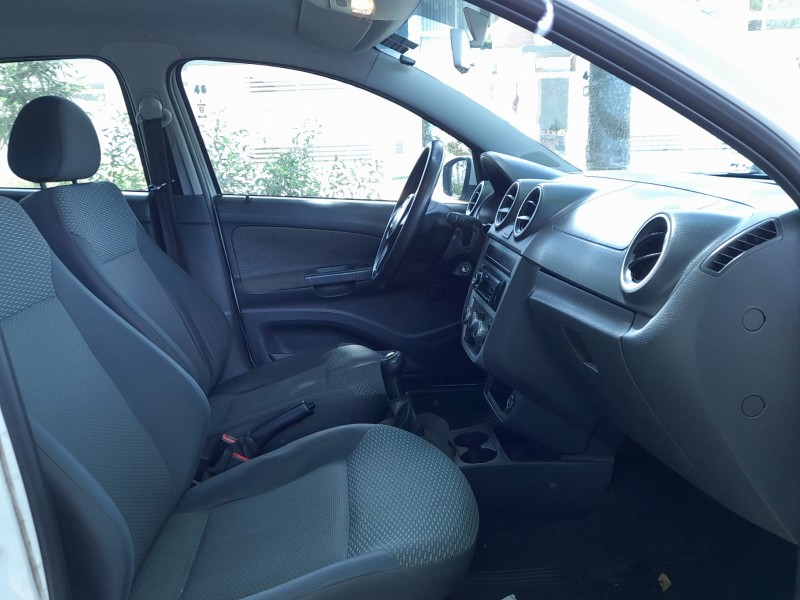 GOL 1.0 TEC 8V FLEX 4P MANUAL - 2013 - FARROUPILHA