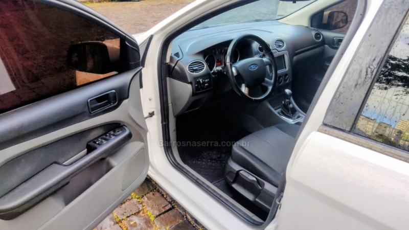 FOCUS 1.6 SE 16V FLEX 4P MANUAL - 2013 - CAXIAS DO SUL