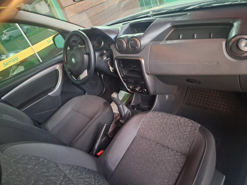 DUSTER 1.6 EXPRESSION 4X2 16V FLEX 4P MANUAL - 2013 - DOIS IRMãOS