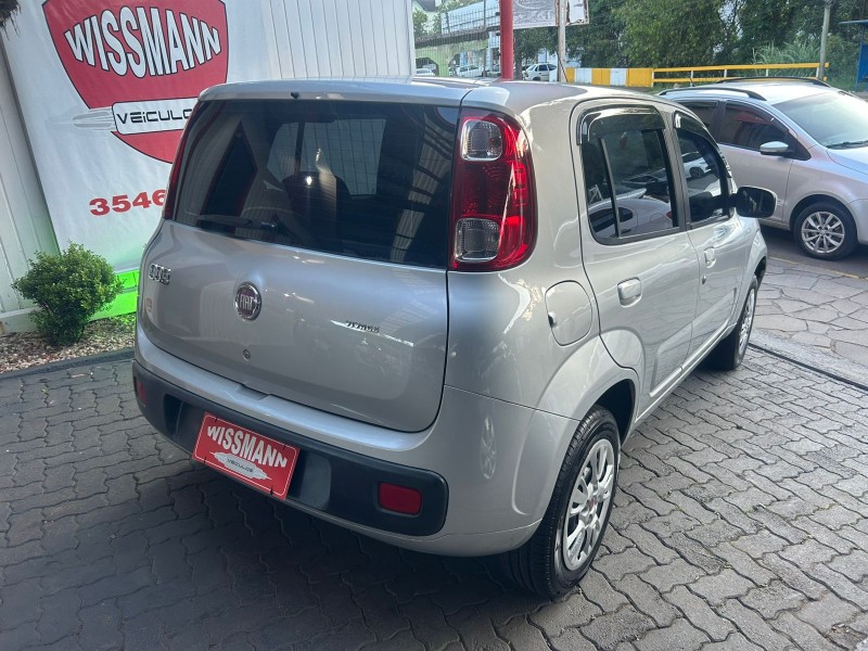 UNO 1.0 EVO VIVACE 8V FLEX 4P MANUAL - 2014 - TRêS COROAS