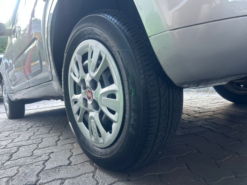 UNO 1.0 EVO VIVACE 8V FLEX 4P MANUAL - 2014 - TRêS COROAS