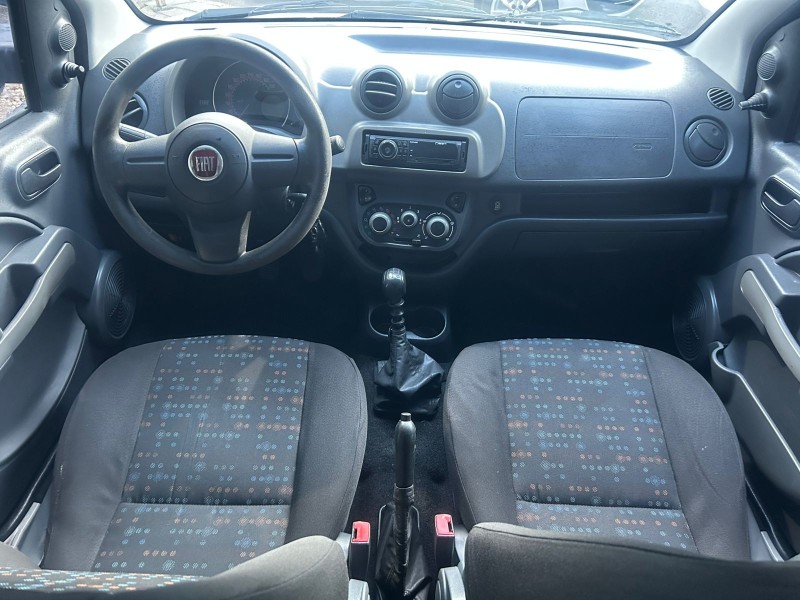 UNO 1.0 EVO VIVACE 8V FLEX 4P MANUAL - 2014 - TRêS COROAS