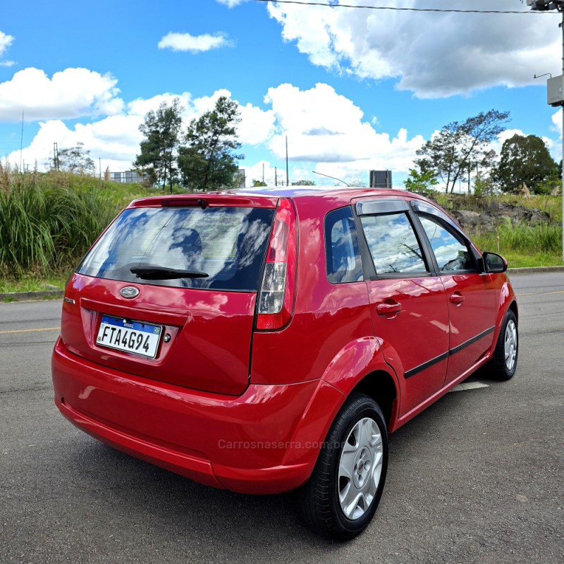 FIESTA 1.0 ROCAM SE PLUS HATCH 8V FLEX 4P MANUAL - 2014 - CAXIAS DO SUL