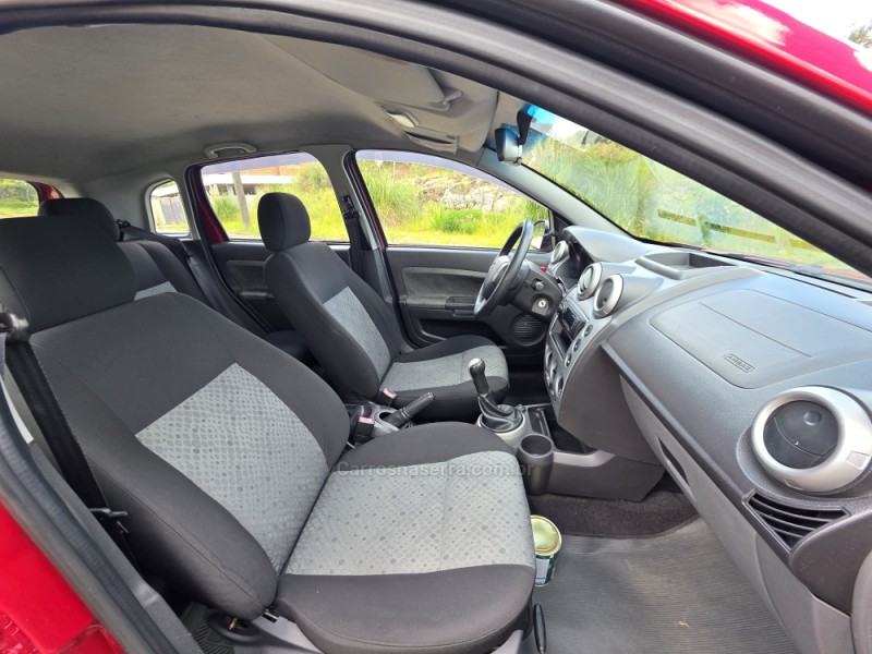 FIESTA 1.0 ROCAM SE PLUS HATCH 8V FLEX 4P MANUAL - 2014 - CAXIAS DO SUL