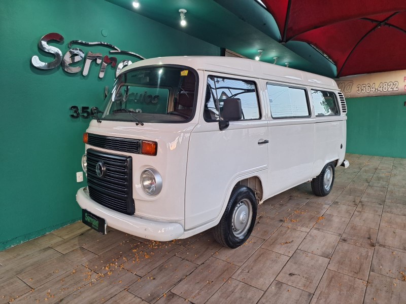 kombi 1.4 mi std lotacao 8v flex 3p manual 2010 dois irmaos