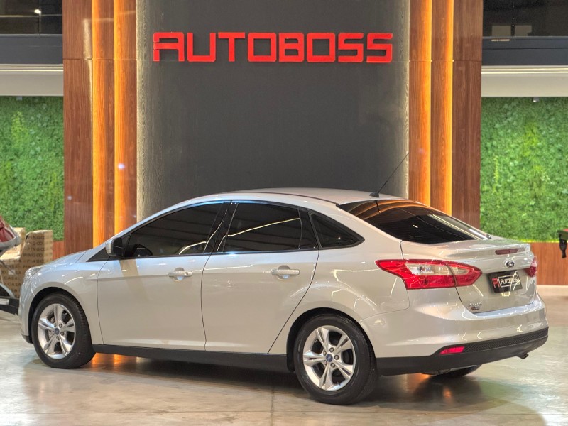 FOCUS 2.0 SE SEDAN 16V FLEX 4P AUTOMÁTICO - 2015 - NOVO HAMBURGO