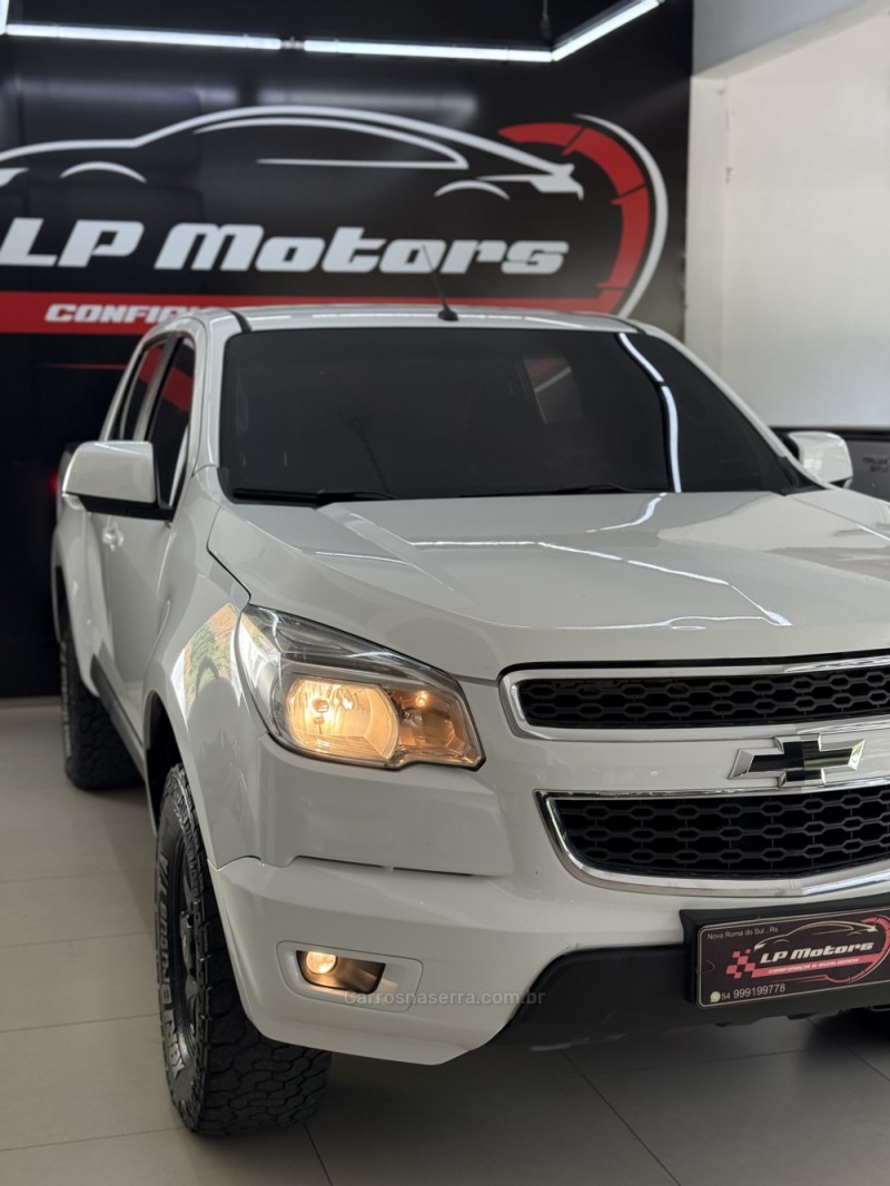S10 2.4 LT 4X2 CD 8V FLEX 4P MANUAL - 2014 - FARROUPILHA