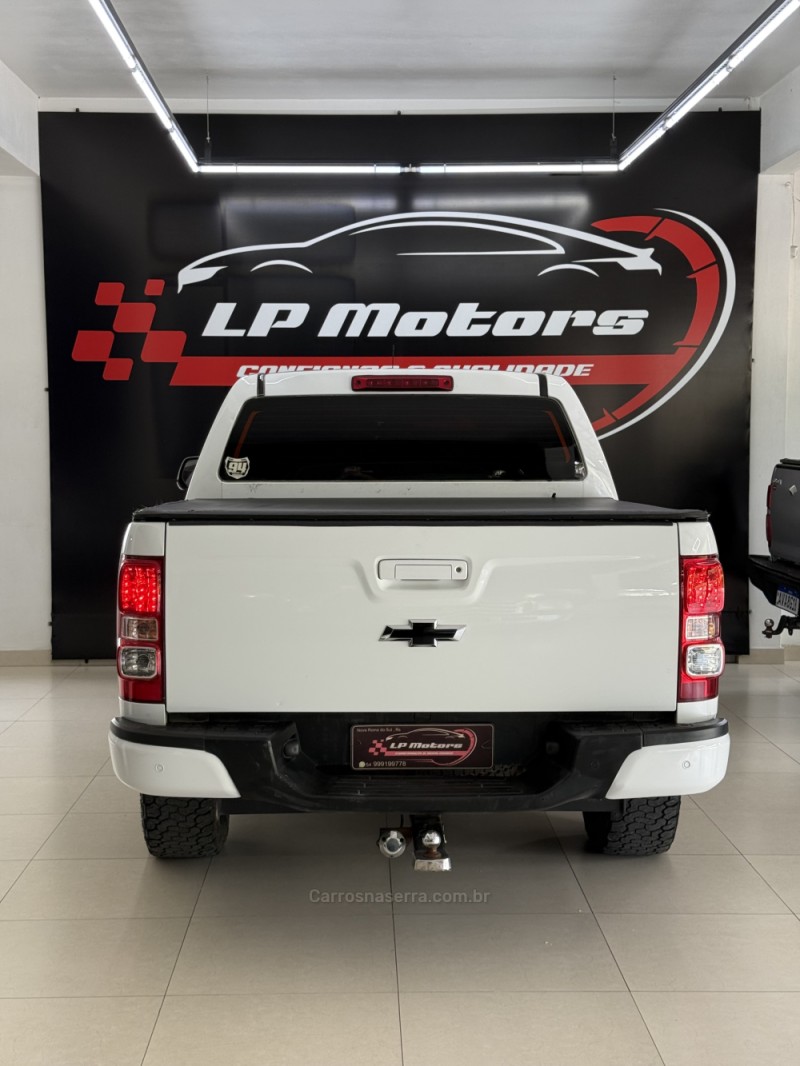 S10 2.4 LT 4X2 CD 8V FLEX 4P MANUAL - 2014 - FARROUPILHA