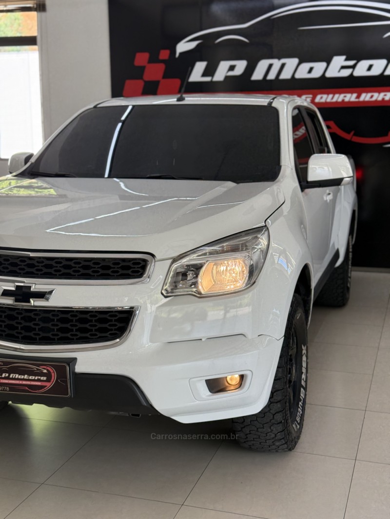 S10 2.4 LT 4X2 CD 8V FLEX 4P MANUAL - 2014 - FARROUPILHA