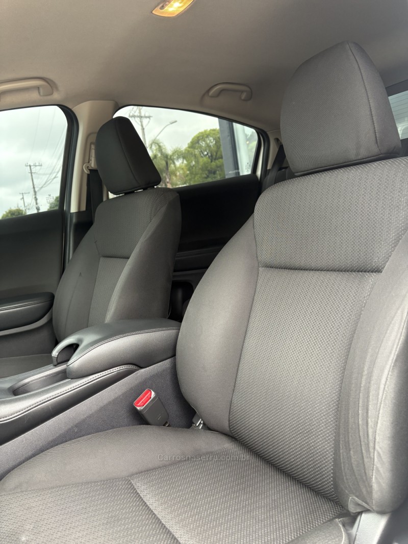 HR-V 1.8 16V FLEX LX 4P AUTOMÁTICO - 2016 - GARIBALDI