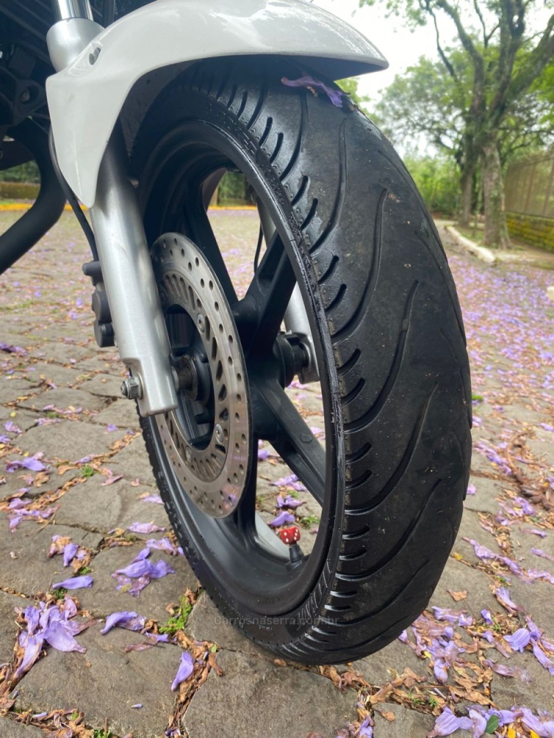 CB 300R  - 2012 - LAJEADO