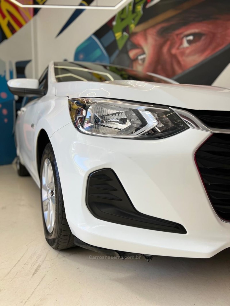 ONIX 1.0 LT 12V FLEX 4P MANUAL - 2023 - NOVO HAMBURGO