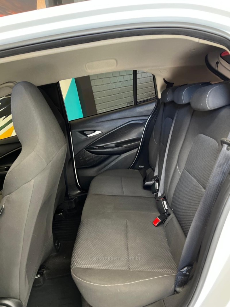 ONIX 1.0 LT 12V FLEX 4P MANUAL - 2023 - NOVO HAMBURGO