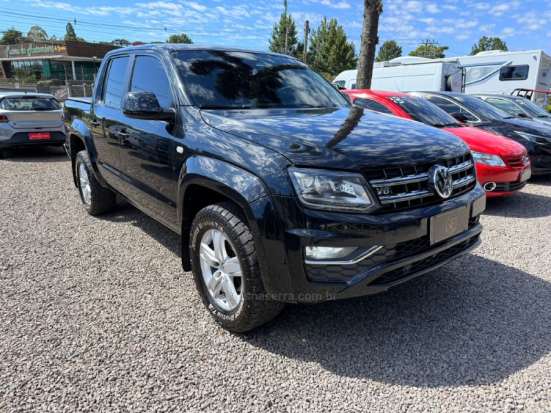 AMAROK 3.0 V6 TDI HIGHLINE CD DIESEL 4MOTION AUTOMÁTICO - 2018 - CANELA