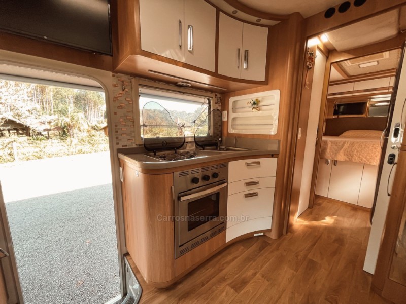 DAILY 55C16 CHASSI CABINE TURBO INTERCOOLER DIESEL 2P MANUAL - 2022 - CANELA