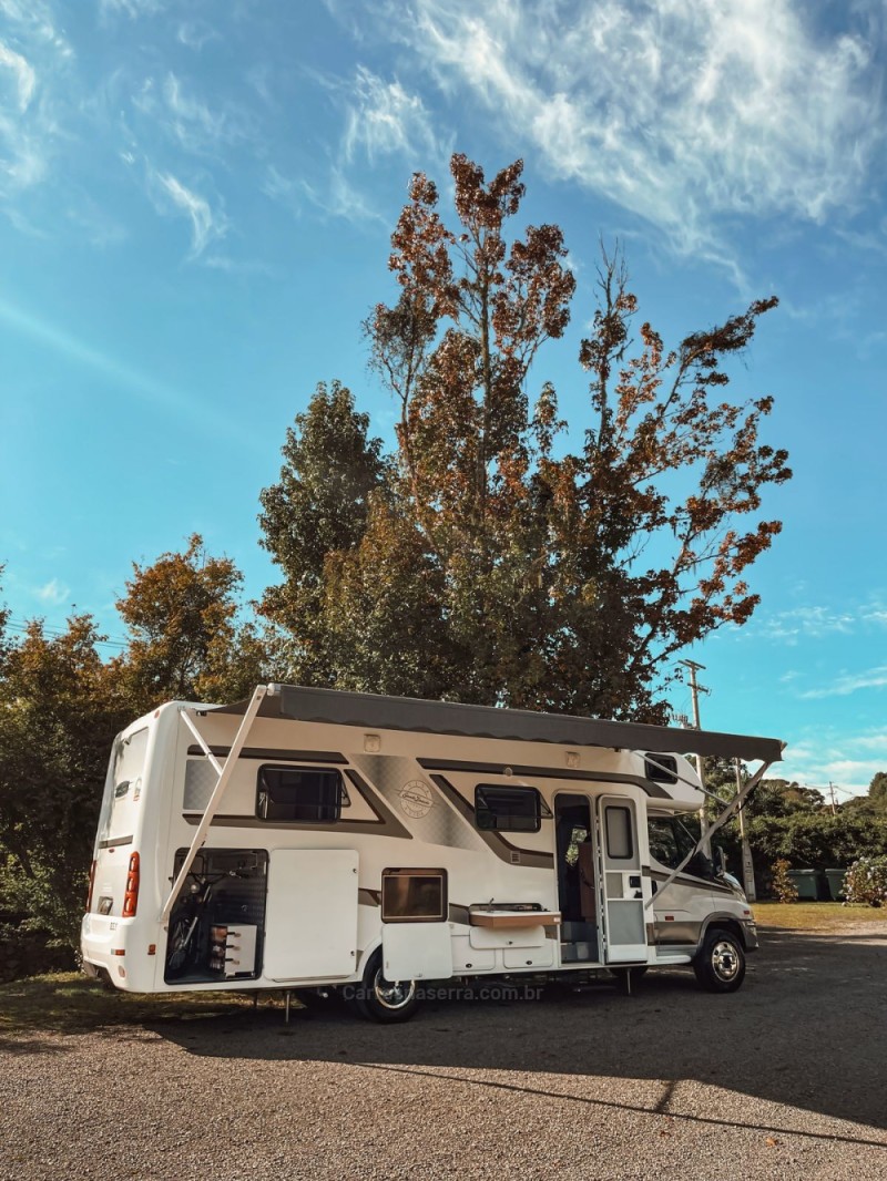 DAILY 55C16 CHASSI CABINE TURBO INTERCOOLER DIESEL 2P MANUAL - 2022 - CANELA