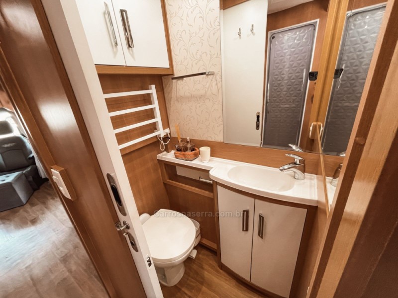 DAILY 55C16 CHASSI CABINE TURBO INTERCOOLER DIESEL 2P MANUAL - 2022 - CANELA