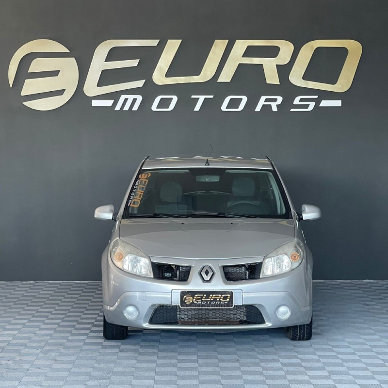 SANDERO 1.0 EXPRESSION 16V FLEX 4P MANUAL - 2010 - PORTãO