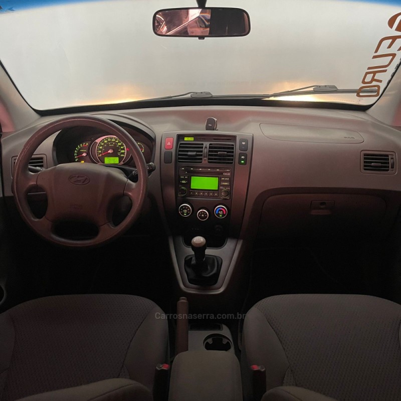 TUCSON 2.0 GL 2WD 16V GASOLINA 4P MANUAL - 2011 - PORTãO