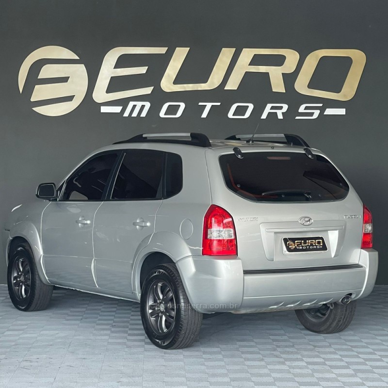 TUCSON 2.0 GL 2WD 16V GASOLINA 4P MANUAL - 2011 - PORTãO