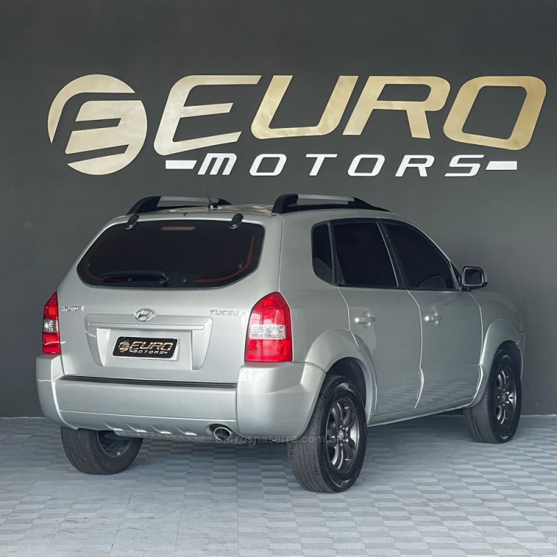 TUCSON 2.0 GL 2WD 16V GASOLINA 4P MANUAL - 2011 - PORTãO