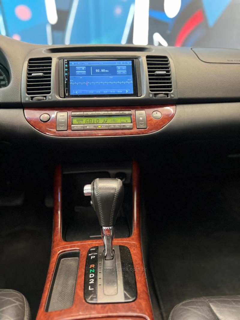 CAMRY 3.0 XLE V6 24V GASOLINA 4P AUTOMÁTICO - 2004 - NOVO HAMBURGO