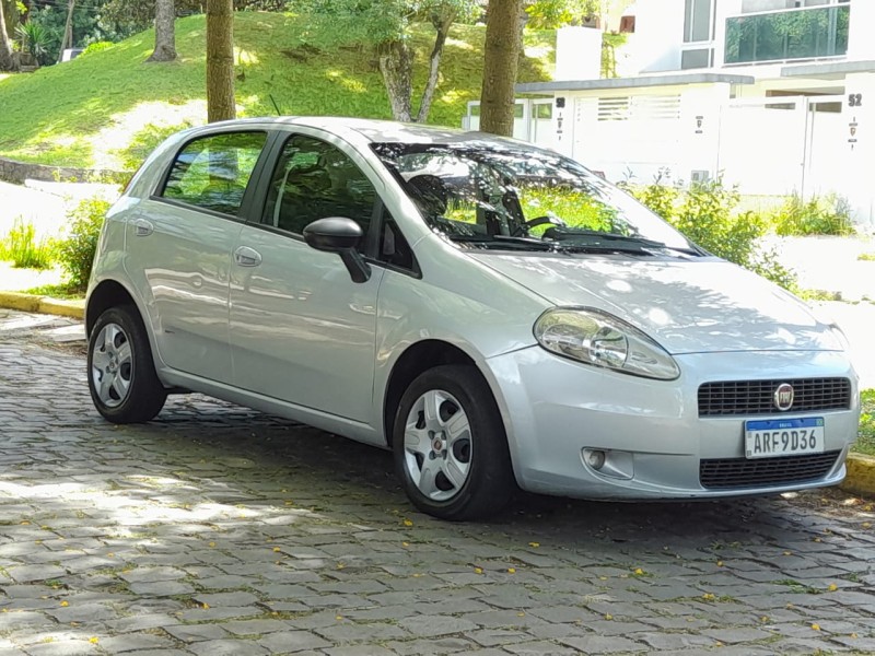 PUNTO 1.4 8V FLEX 4P MANUAL - 2009 - FARROUPILHA
