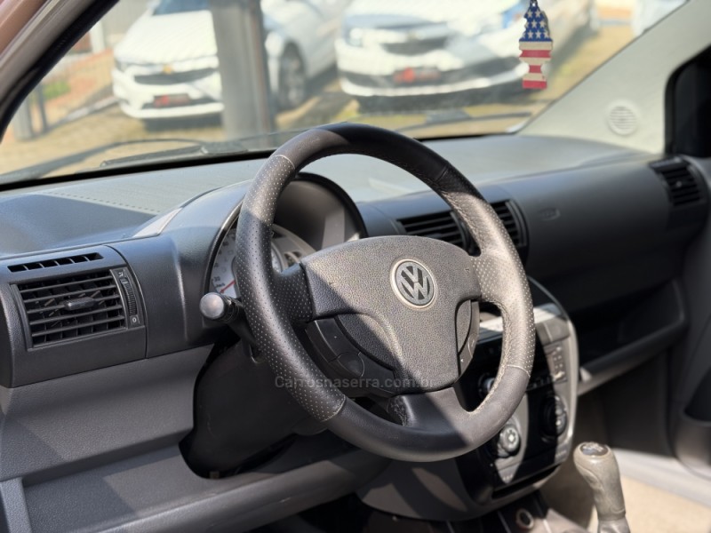 FOX 1.6 MI ROUTE 8V FLEX 4P MANUAL - 2009 - PAROBé