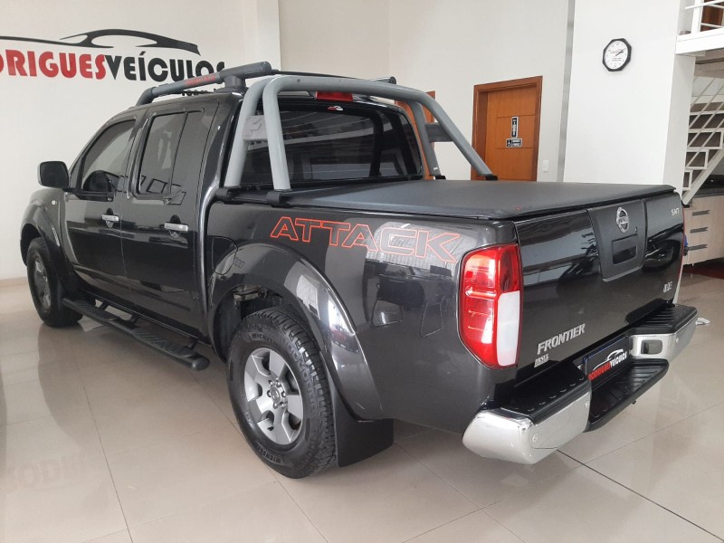 FRONTIER 2.5 LE ATTACK 4X4 CD TURBO ELETRONIC DIESEL 4P AUTOMÁTICO - 2013 - CAXIAS DO SUL