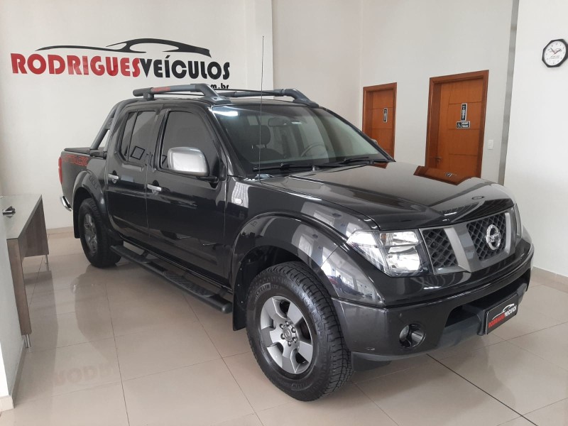 frontier 2.5 le attack 4x4 cd turbo eletronic diesel 4p automatico 2013 caxias do sul